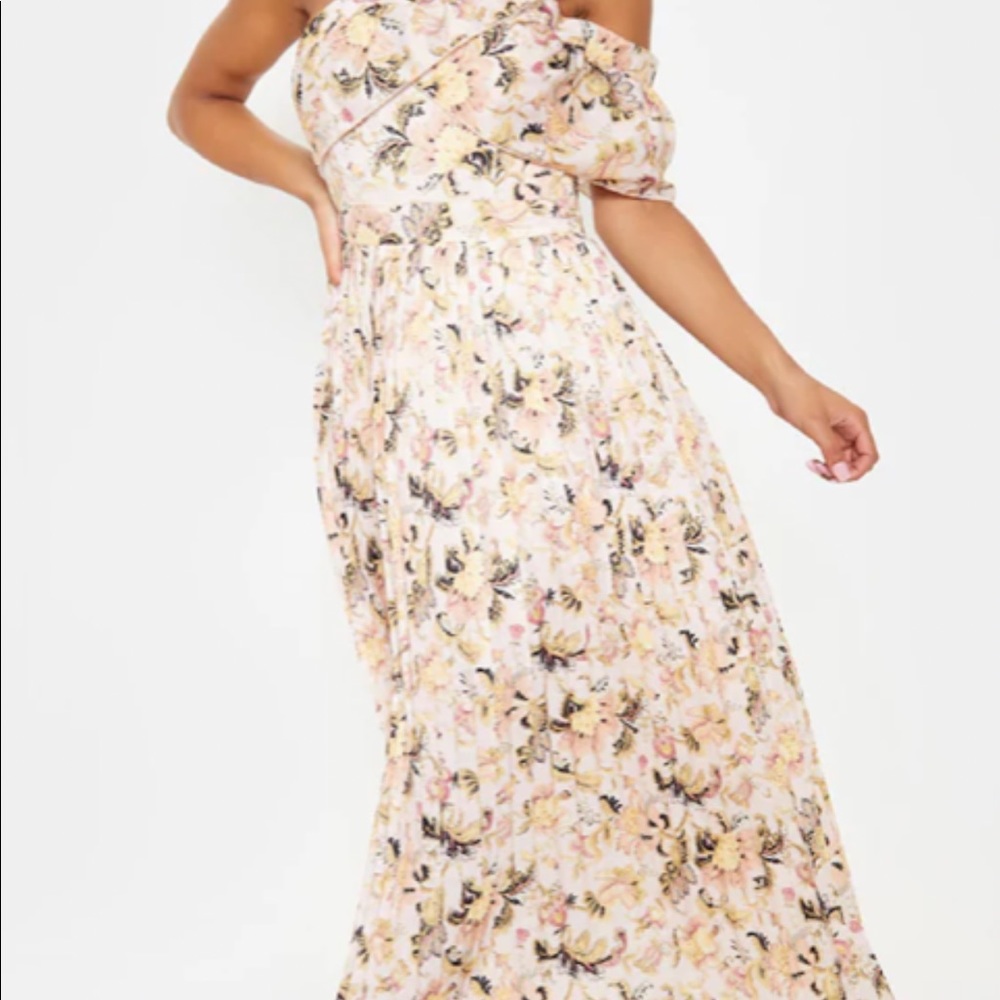 VERY CLASSY PLEATED FLORAL DRESS - Picture 2 of 3